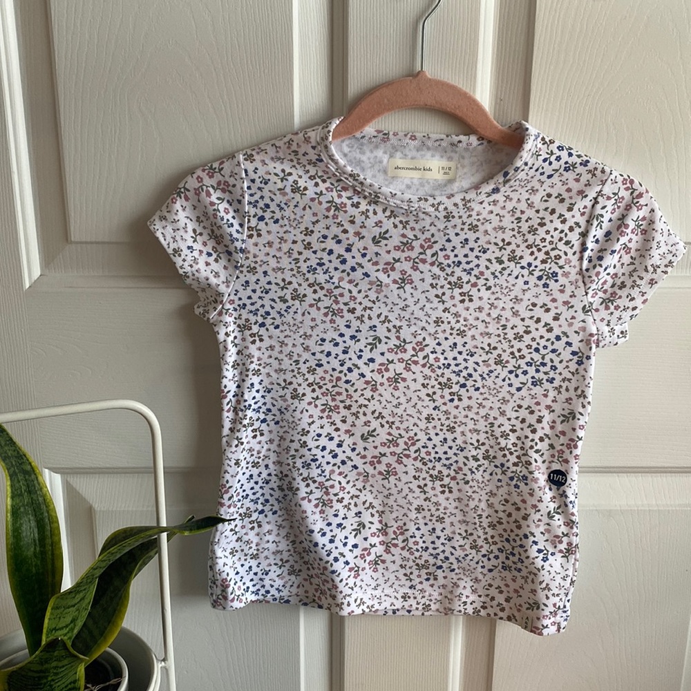 Abercrombie Kids Tee Shirt NWT (Size 10/12)